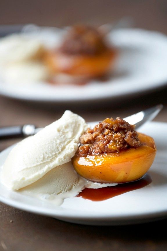 GEMISTA-RODAKINA-ME-MAYRODAFNH-exo