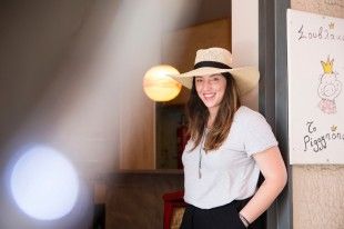 mikri-madame-pagkrati