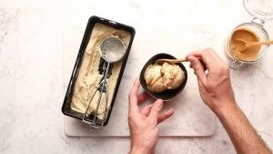 Παγωτό με μπανάνα και φυστικοβούτυρο