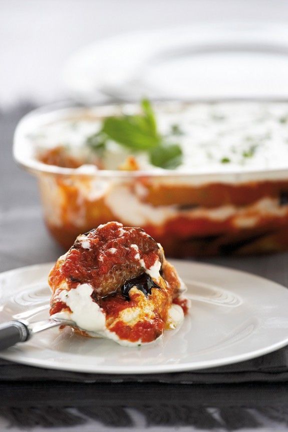 melitzanes me ntomata kai giaourti