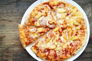 pizza ananas