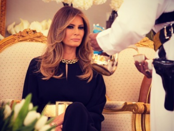 Melania-900×676