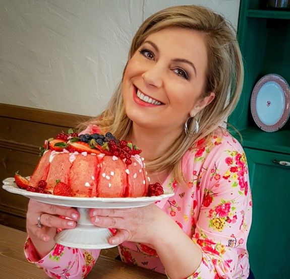 dina-nikolaou-yolenis1