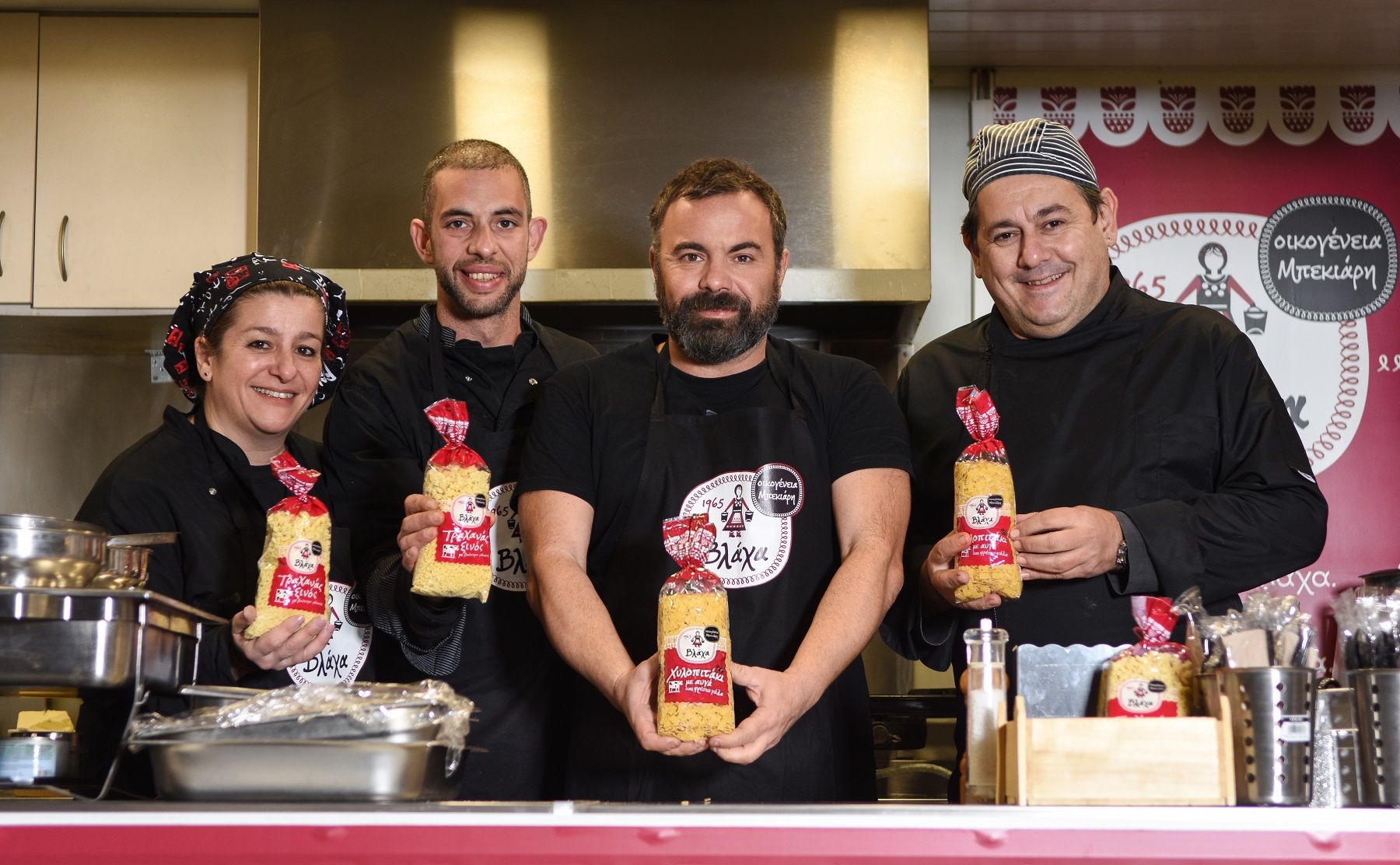 ATHENS FOOD MARKET_ΒΛΑΧΑ_CHEF ΒΑΣΙΛΗΣ ΚΑΛΛΙΔΗΣ ΚΑΙ ΟΜΑΔΑ