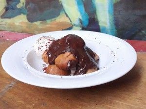 Γιορτινό brunch στο Mama Roux