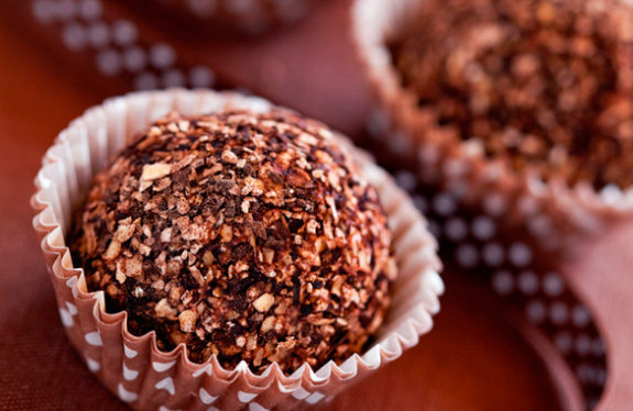 sokolatakia_amigdalou_1