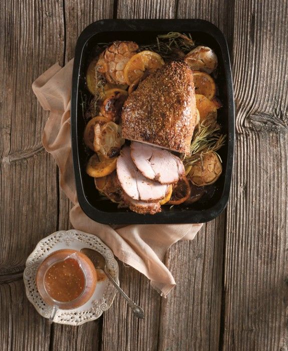 xoirino-sto-fourno-kai-glaso-petimezi