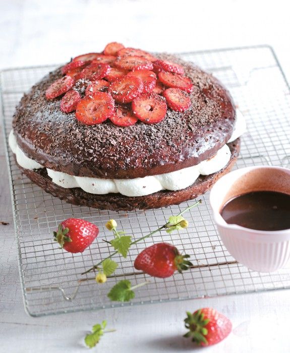 vrasto-cake-me-krema-&-fraoules