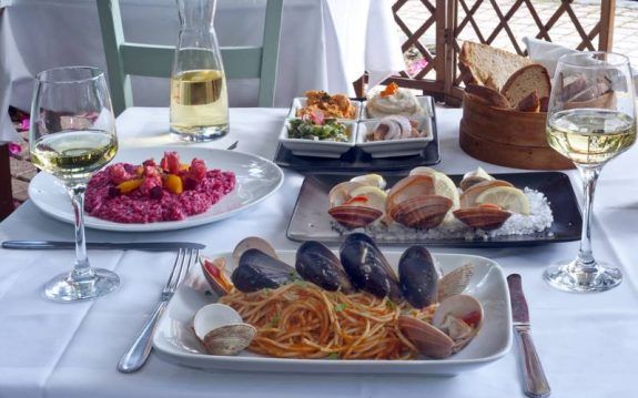 32558012_1910279452317022_402697301904064512_n