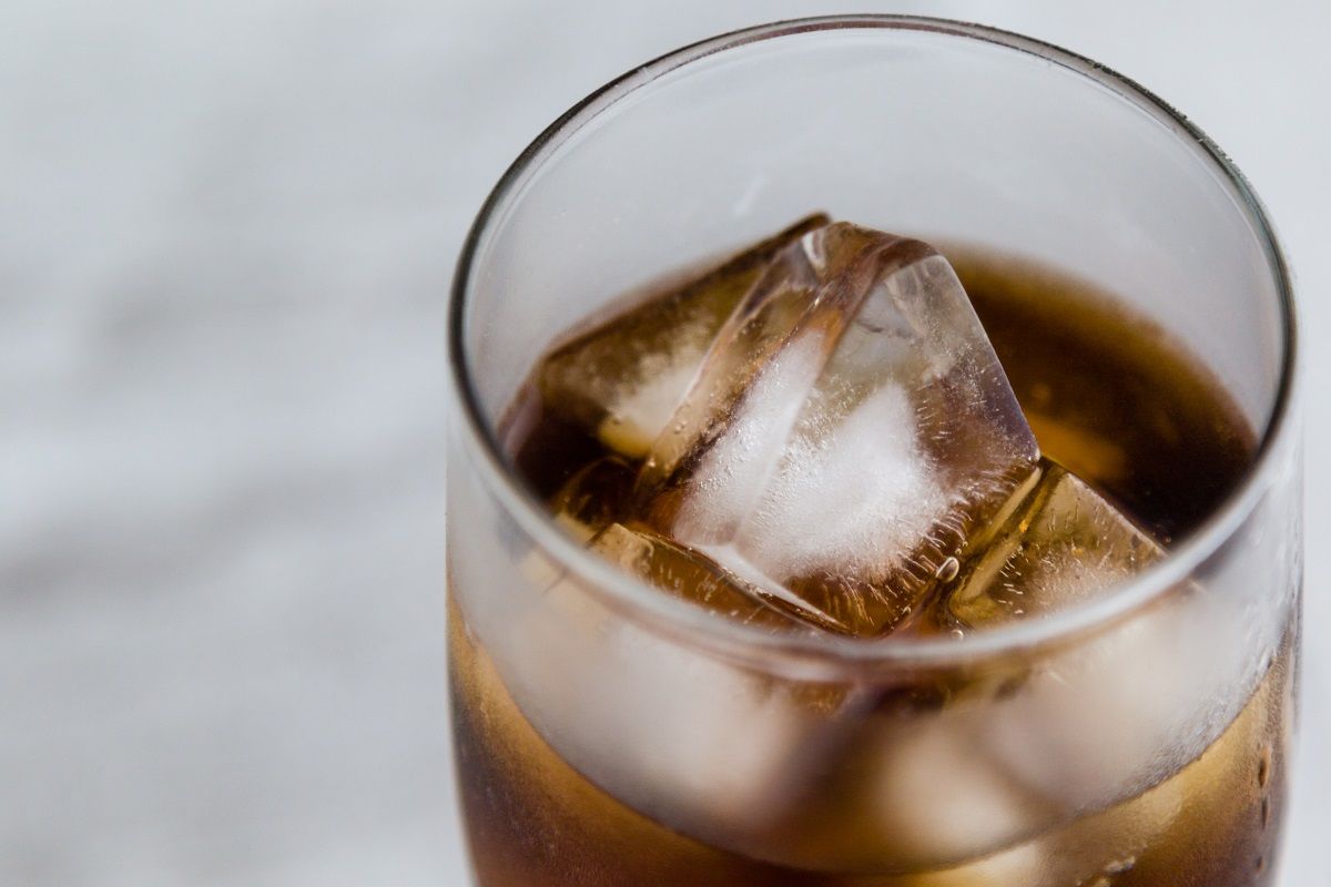 cola with ice cubes
