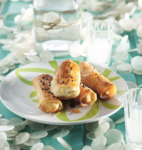 bourekakia me kopanisti