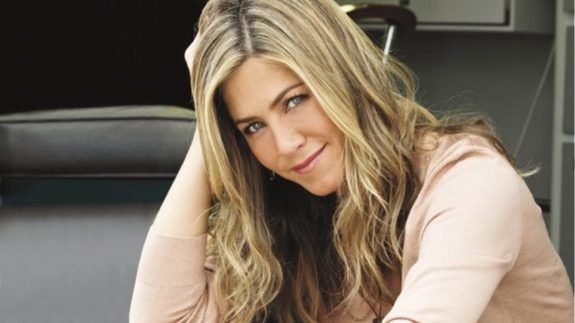 jennifer-aniston-health-beauty-secrets-01-hsss616