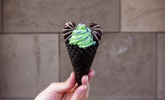 416e7a94-ba9b-45e1-ad74-0cea164a88ea-mk_mnsshp_storybooktreats_maleficentdessertcone4_081418cg_0247