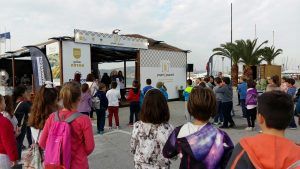 Άρωμα φρεσκοψημένου ψωμιού στην παραλία του Βόλου