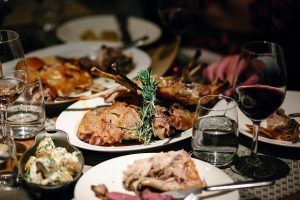 Το Sunday Roast επιστρέφει στο Vezene
