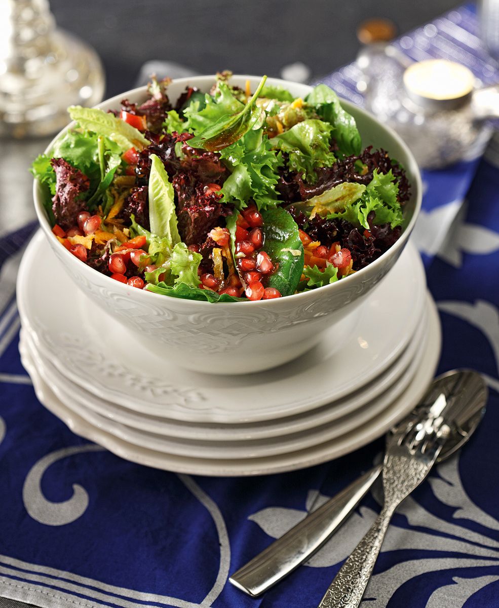 20181210195601_salata-apo-prasina-fylla-me-kokkines-piperies