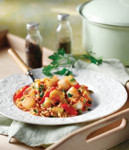 Bulgur with peppers and leek