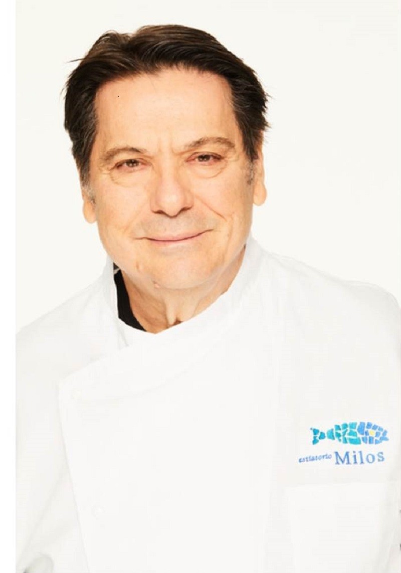 Costas headshot-mikri