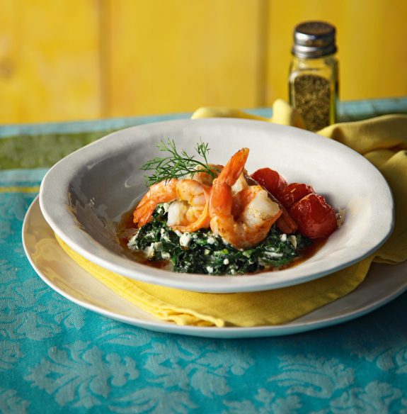 mikri-skordates-garides-me-ntomata-k-spanaki