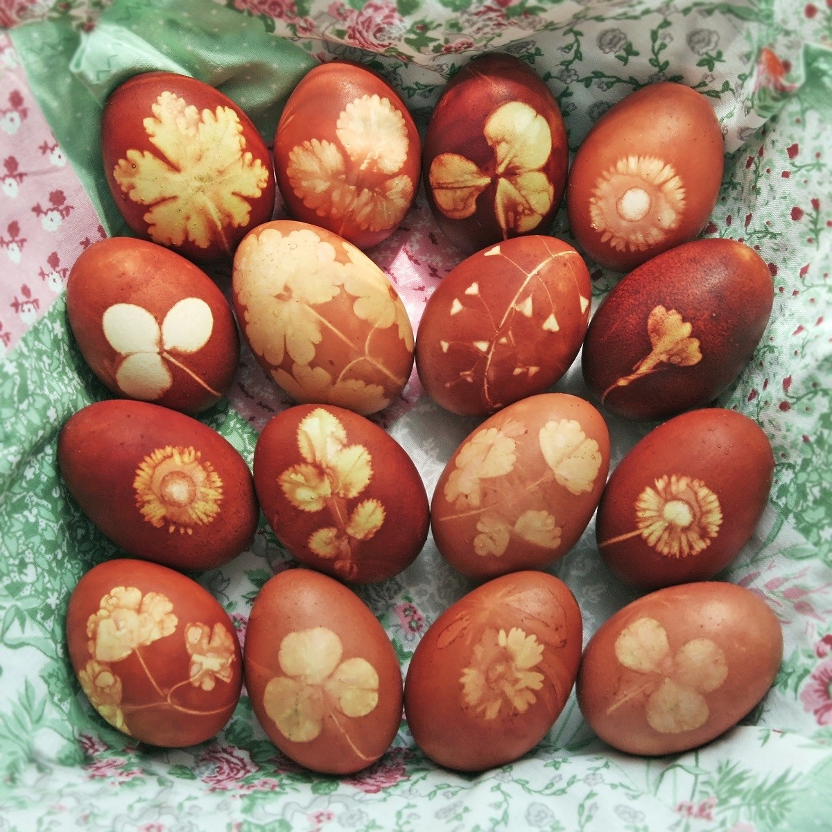 Naturally Dyed Easter Eggs