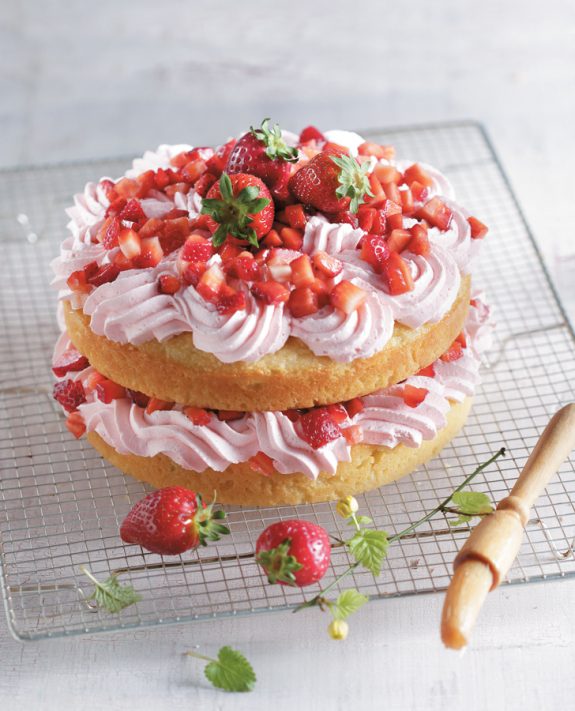 tourta-me-ravani-karydas-&-fraoules