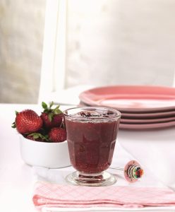 Strawberry marmalade with ginger and geranium