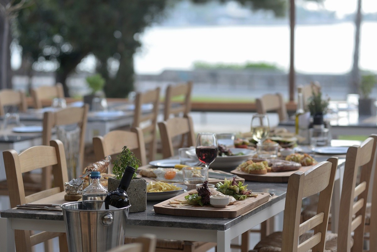 erminas vouliagmeni2