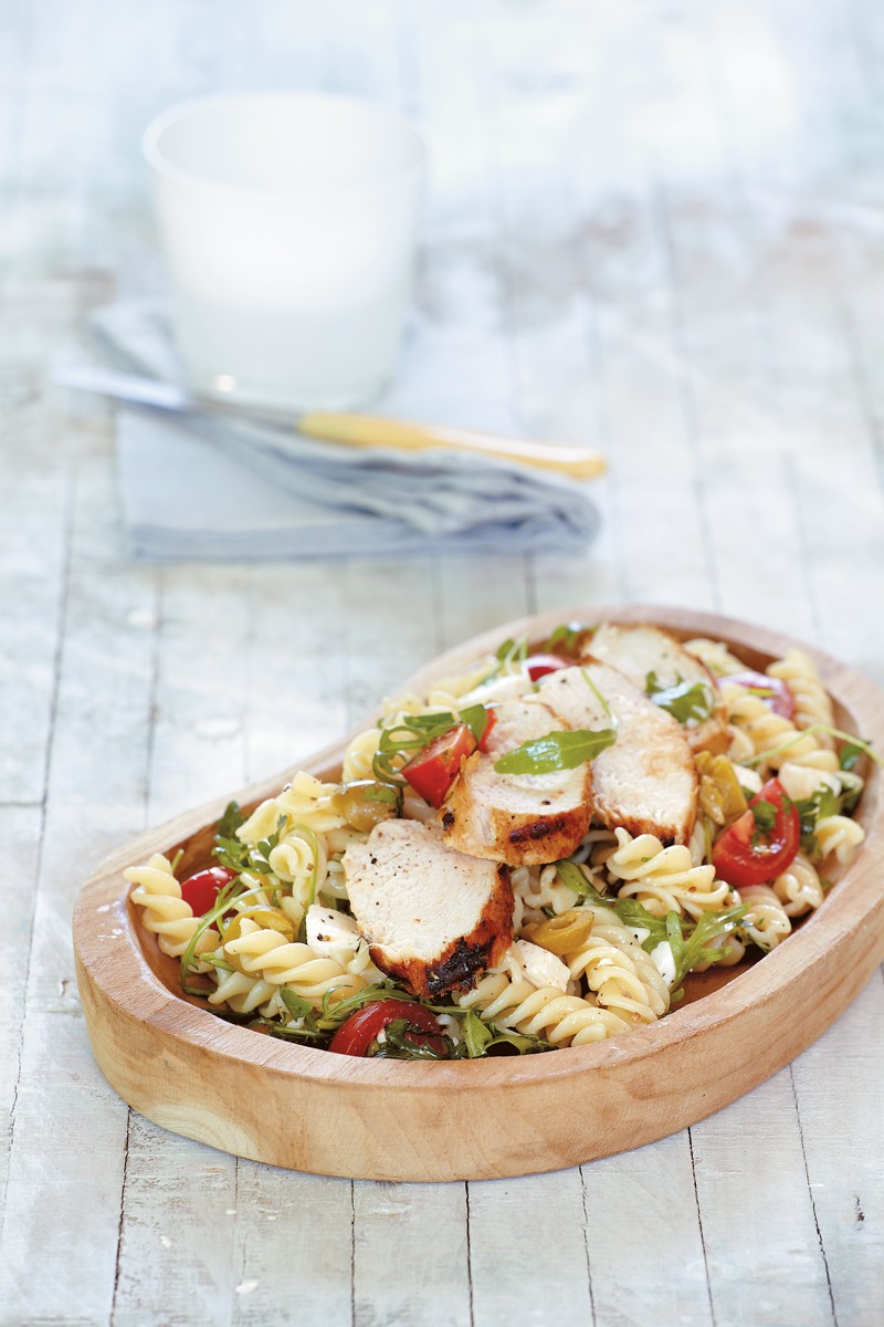 salata-me-vides-,kotopoulo,ntomata,roka-IMG_0483