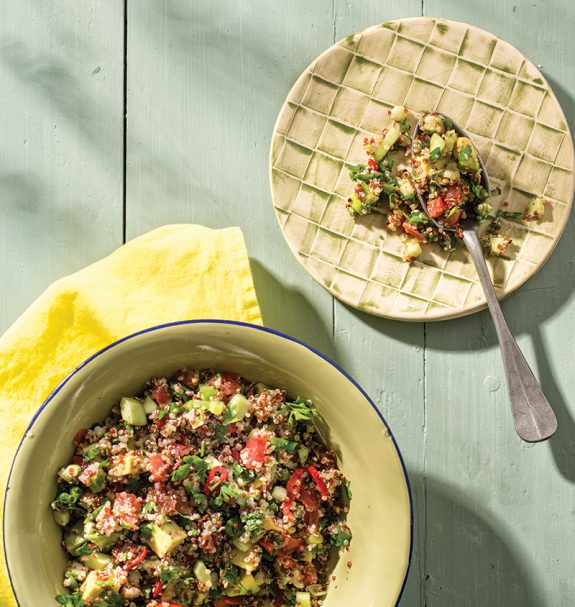 salata-me-kokkini-kinoa