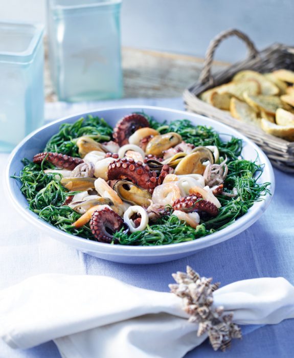 tragani-almyra-me-thalassina