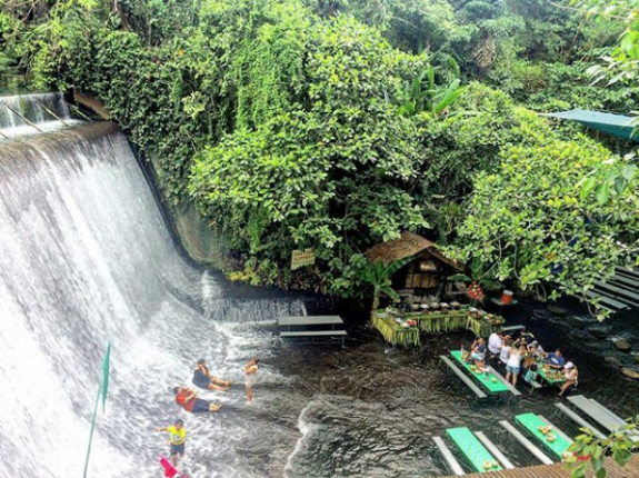 villa-escudero-waterfalls-restaurant-1559841701