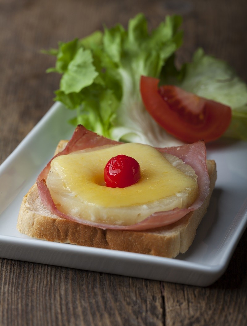 toast hawaii with a cherry