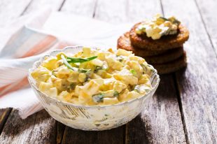 Egg salad with chives