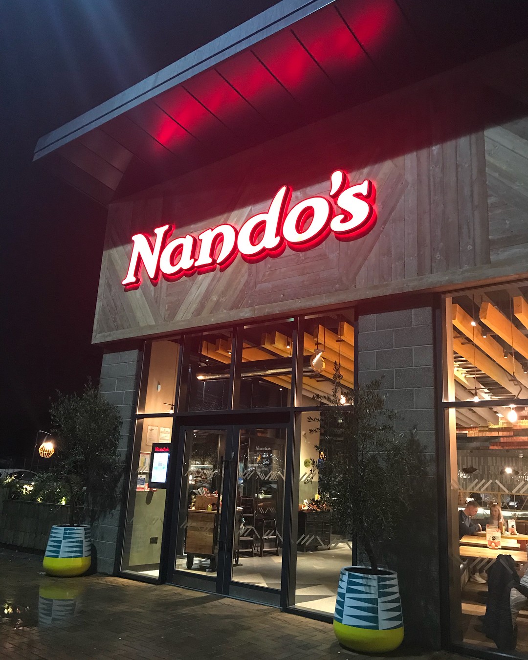 nandos