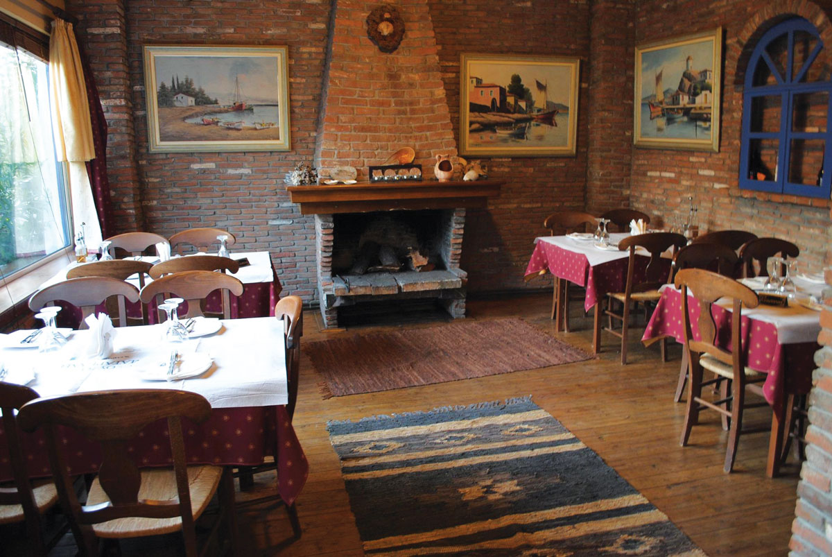 Nea-Lampsakos-22190-ΤΑΒΕΡΝΑ-ΕΣΤΙΑΤΟΡΙΟ-ΟΥΖΕΡΙ-ΦΡΕΣΚΑ-ΨΑΡΙΑ-TAVERN-RESTAURANT-ΑΝΕΜΟΜΥΛΟΣ-ΑΚΡΟΓΙΑΛΙ-3-large