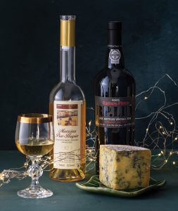 Με τι κρασί θα συνοδεύσουμε το Blue Stilton PDO;