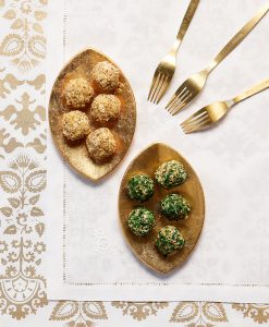 Cheese balls with pepper and pineapple