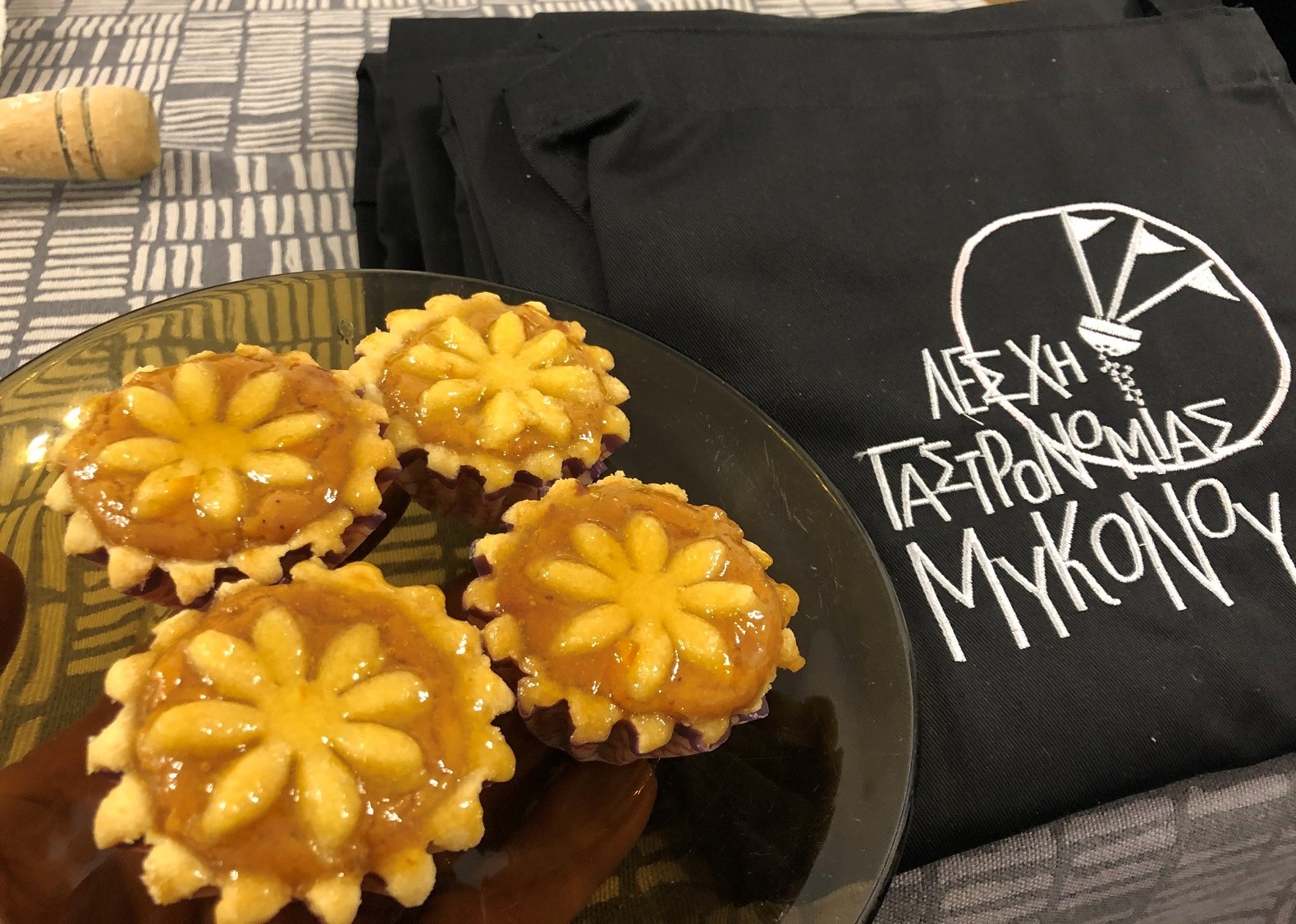 Melopitaki me tirovolia Mykonou se tartaki