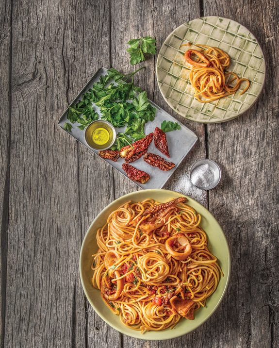 makaronada-me-kalamari