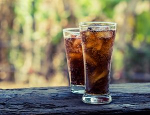 Κι όμως, υπάρχει συνταγή σαλάτας με coca cola