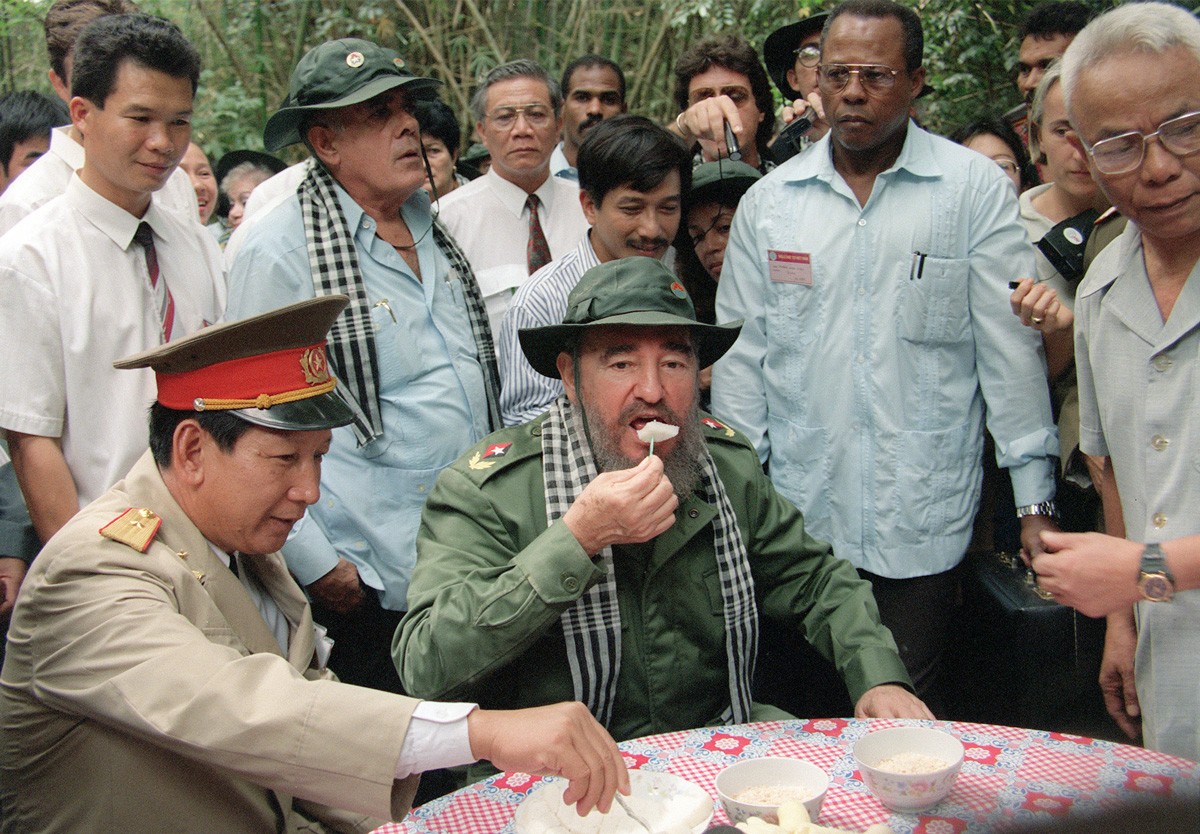 credits-AFP-VISUAL-HELLAS