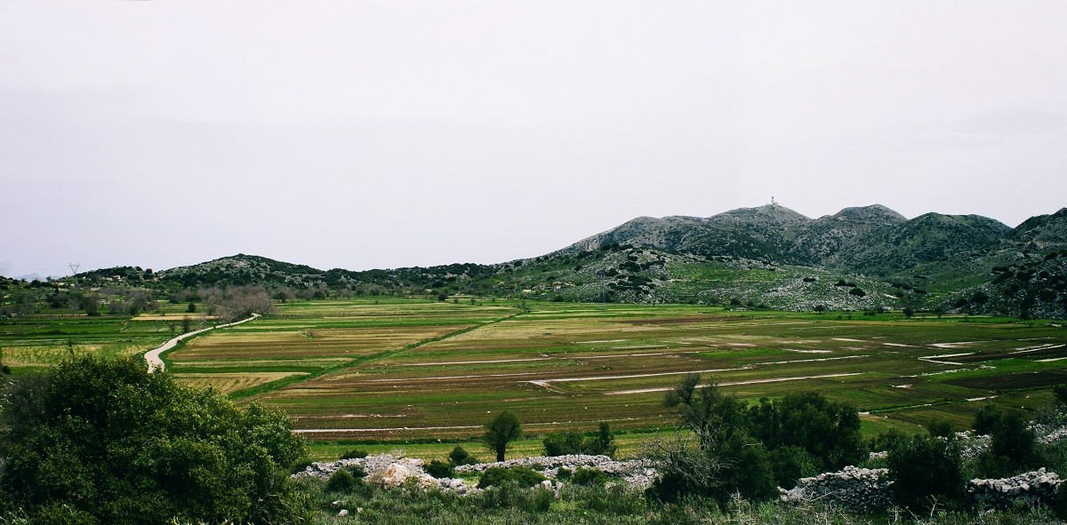 ANOIGMA FAKES EGLOUVHS