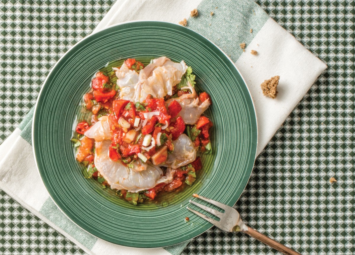 mikri-ceviche-garidas-saganaki