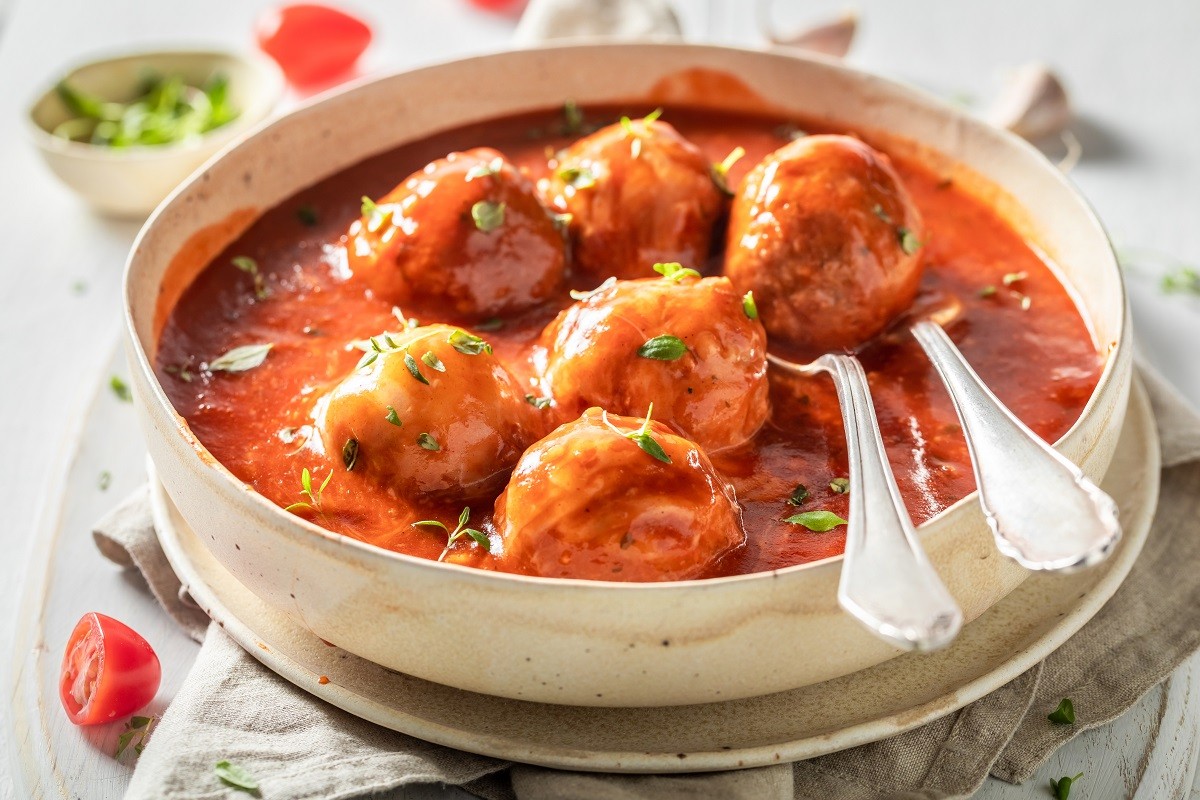 ntomata keftedes 123 mikri