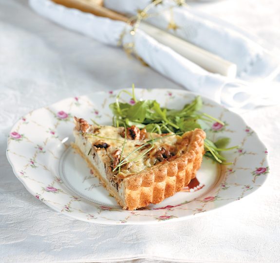 tarta-me-4-tiria-kai-karidia1