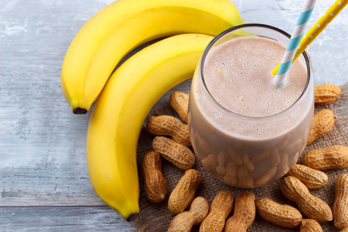 Peanut butte banana oat smoothie