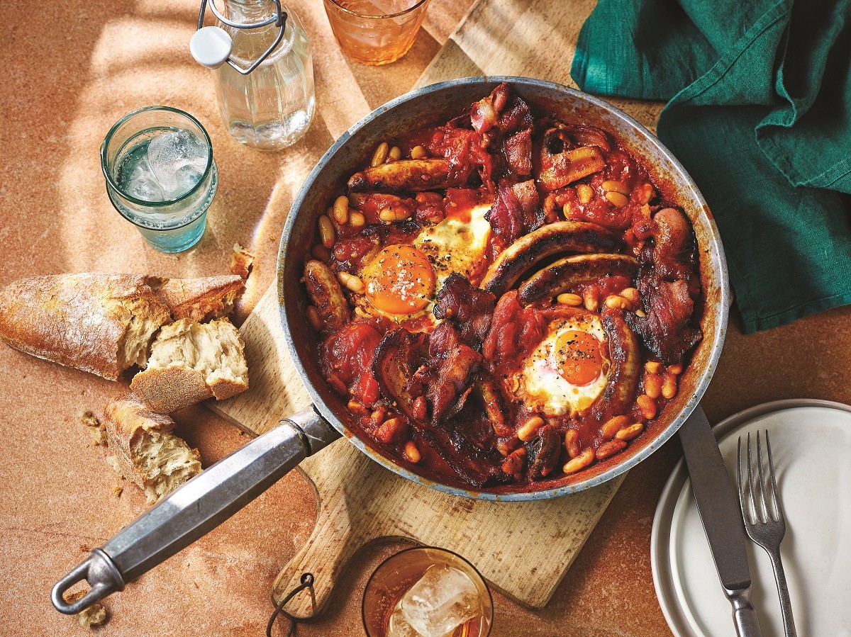 full English breakfats beans