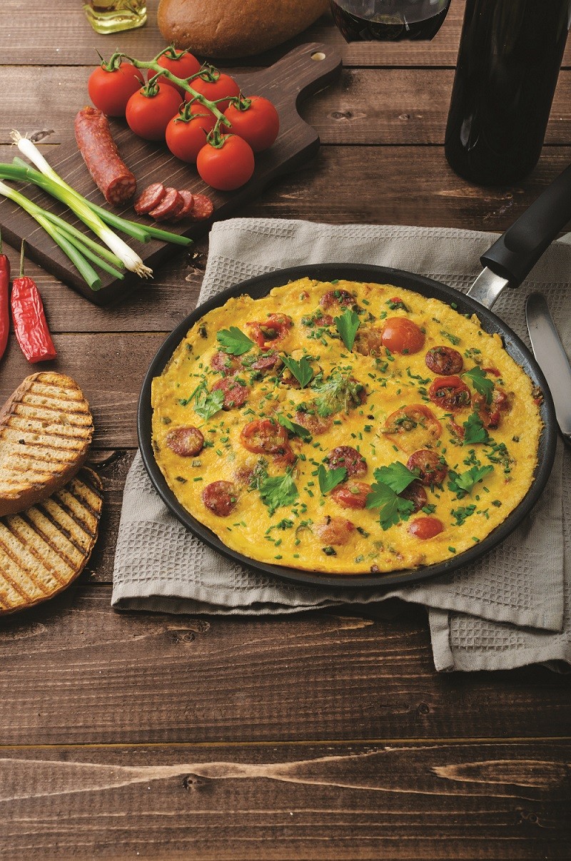 Mens omelette with chorizo
