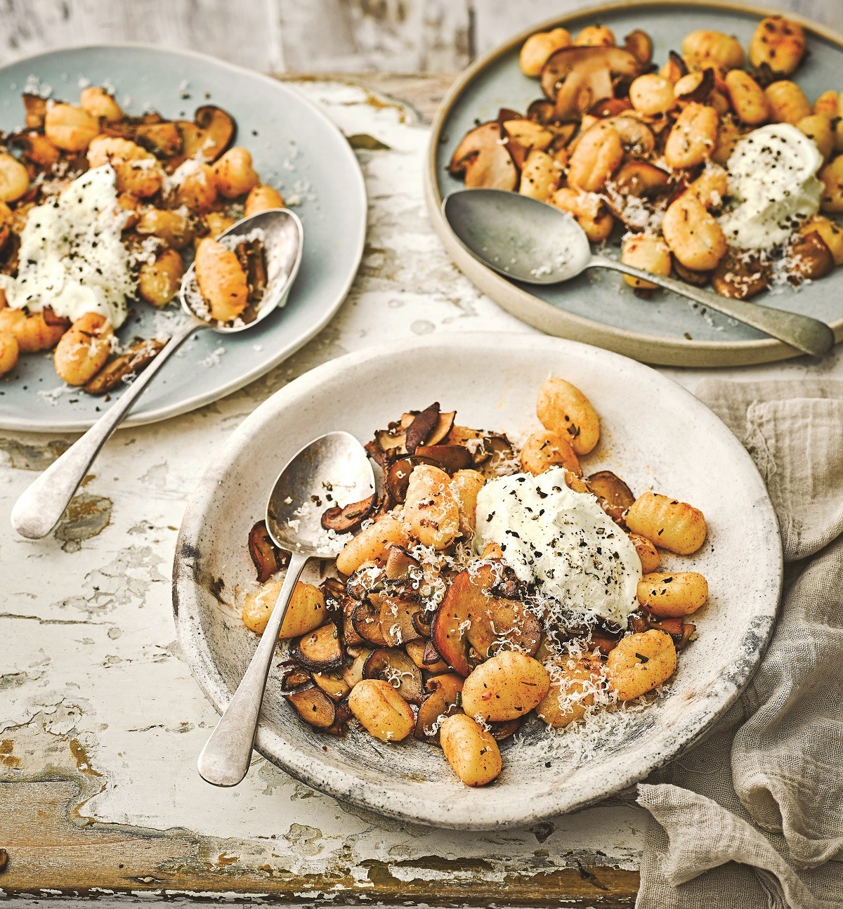 Gnocchi with mushrooms and paprika butter