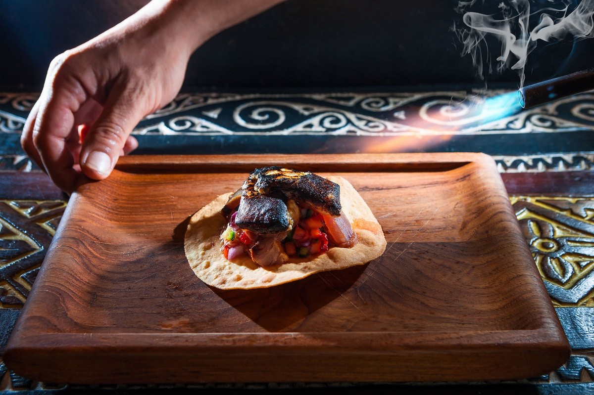 Tostada pastourma & palaiomenis gravieras mikri